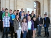 10 Schüler, 7 Lehrer, Elternratsvorsitzende Frau Bettge, Bürgermeister Herr Feustel, Kämmerin Frau Graichen vor der Preisverleihung